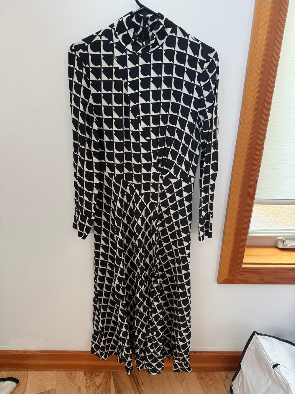 Zara Black & White Geometric Long Sleeve Midi Dress